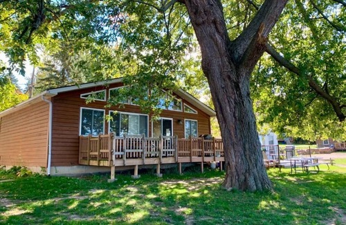 Prince Edward Ski Chalet | Merland Park Cottages - Mikey Bigfish