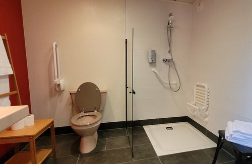 Digoin Hotel | Merle Blanc