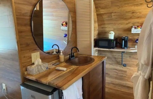 Seguin Cabin | MERLOT CABIN