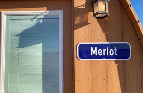 Seguin Cabin | MERLOT CABIN