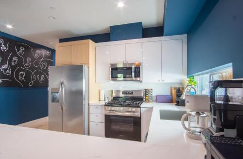 NoHo Arts District House | Merlot Chambers at Case Collective