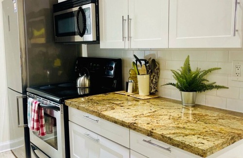 Virgil Cottage | 🍷 Merlot Cottage at 1459: Your Cozy Escape in Niagara! 🌟