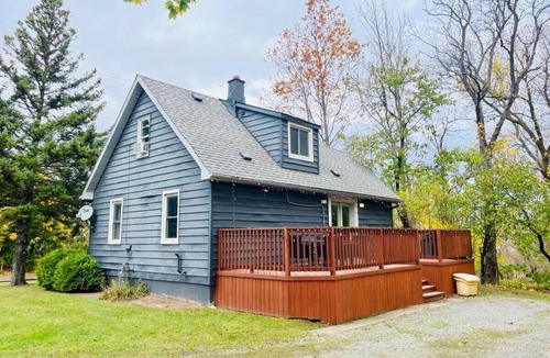 Virgil Cottage | 🍷 Merlot Cottage at 1459: Your Cozy Escape in Niagara! 🌟