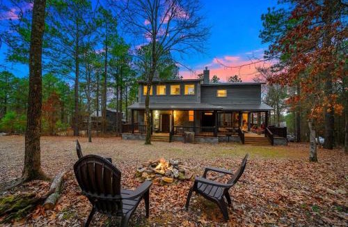 Broken Bow House | Merlot Mountain By The Cohost Company