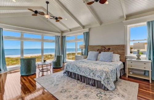 American Beach House | Mermaid Castle - Oceanfront Luxury Beach House - Rooftop Deck