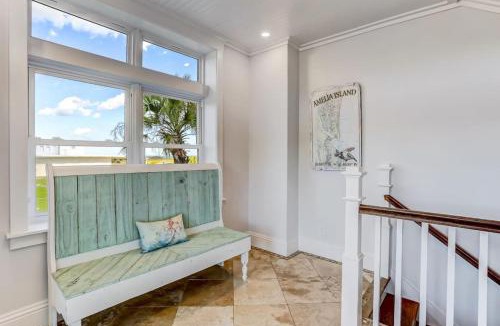 American Beach House | Mermaid Castle - Oceanfront Luxury Beach House - Rooftop Deck