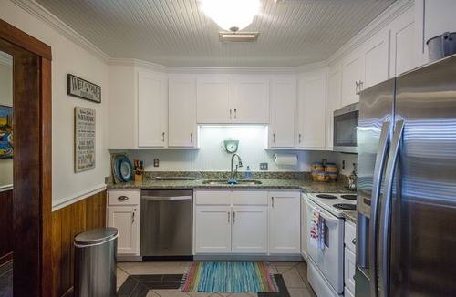 Saint Simons Island Cottage | Mermaid Cottage Priv Heated Pool!