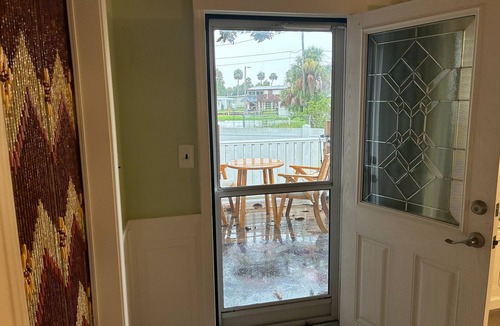 Homosassa House | Mermaid Cove & Flip Flop Tiki, boat dock, access to homosassa river, waterfront.