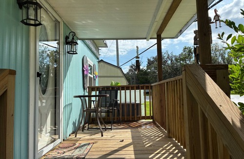 Homosassa House | Mermaid Cove & Flip Flop Tiki, boat dock, access to homosassa river, waterfront.