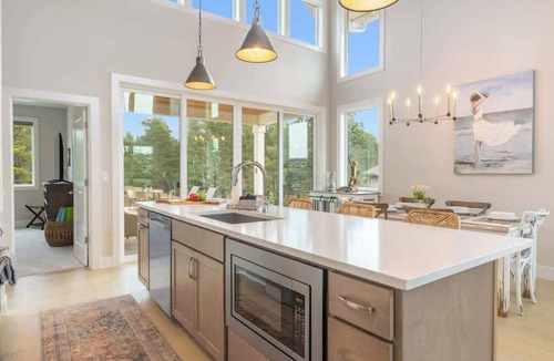 Manzanita House | Mermaid Meadows
