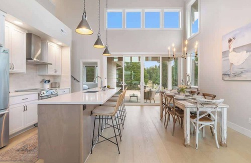 Manzanita House | Mermaid Meadows