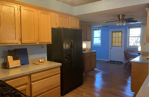 Norfolk House | Mermaids & Mutts (3-Bedroom Bungalow) - Pets Allowed by RedAwning