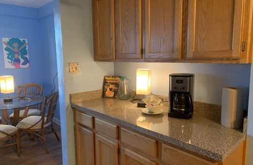 Norfolk House | Mermaids & Mutts (3-Bedroom Bungalow) - Pets Allowed by RedAwning