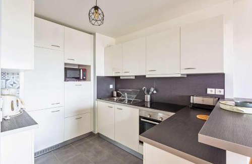 La Courrouze Apartment | Mermoz - 2 Bedrooms - Parking - Near Metro