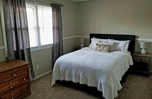 Merrillville Condo | Merrillville Condo-Close to Hospitals and Refinery