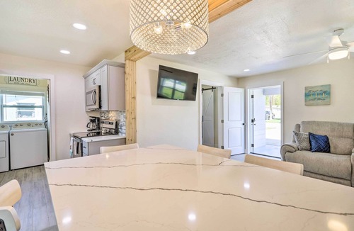 Hampton Homes Cottage | Merritt Island Home w/Spa - 8 Mi to Cocoa Beach!