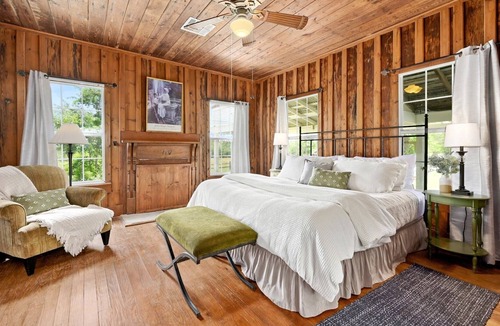 Marble Falls House | 'Merritt Nature Retreat'- Secluded Getaway! Pool!