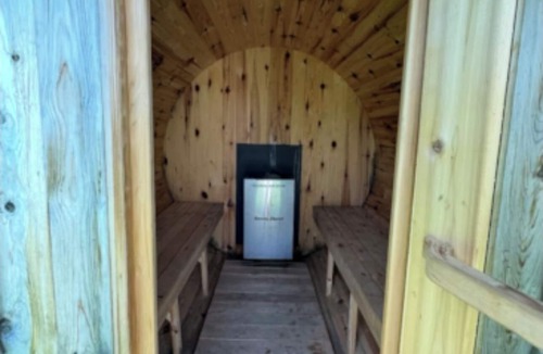South Bruce Peninsula Cottage | Merry Light Cove- Waterfront on Lake Huron & Sauna