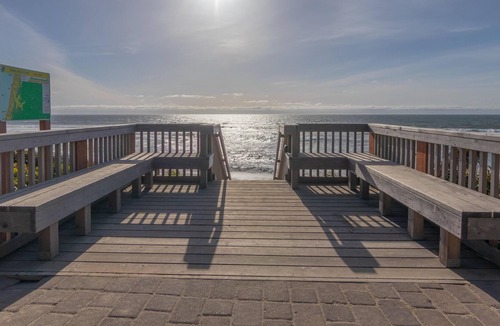 Lincoln Beach Condo | Mertini