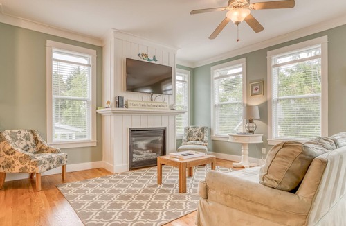 Lincoln Beach Condo | Mertini