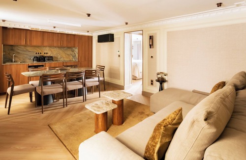 Paris City Center Apartment | Merveil - Luxury Suite - Louvre - Rivoli