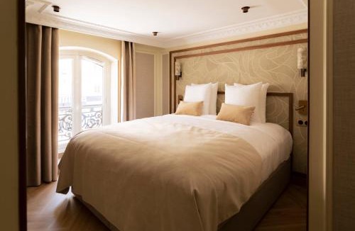 Paris City Center Apartment | Merveil - Luxury Suite - Louvre - Rivoli