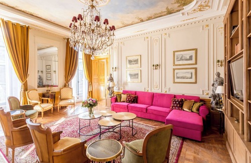 3rd Arrondissement Apartment | Merveil Signature Suite - Marais Braque