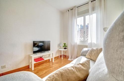 Old Town Apartment | Mesón Pamplona by Clabao