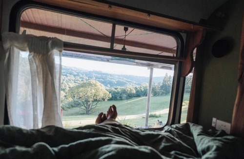 Rosebank House | Mesa Bus - Deluxe Byron Hinterland Eco Stay