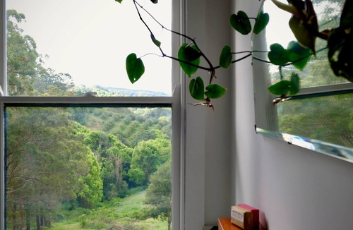 Rosebank House | Mesa Bus - Deluxe Byron Hinterland Eco Stay