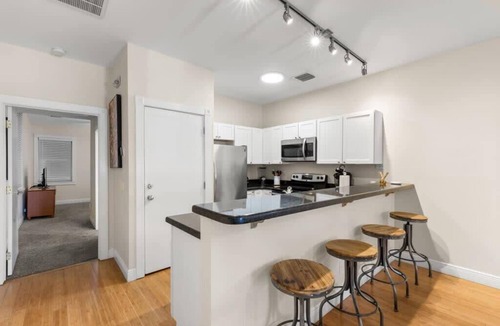 Historic Seaport Apartment | Mesa House Uno - One block from Duval St