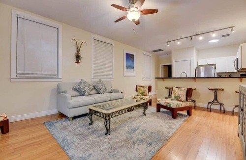 Historic Seaport Apartment | Mesa House Uno - One block from Duval St