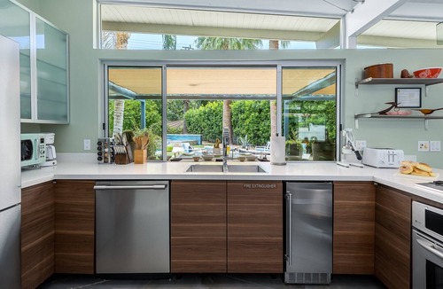 The Mesa House | Mesa Mid-Century – Chic Poolside Escape