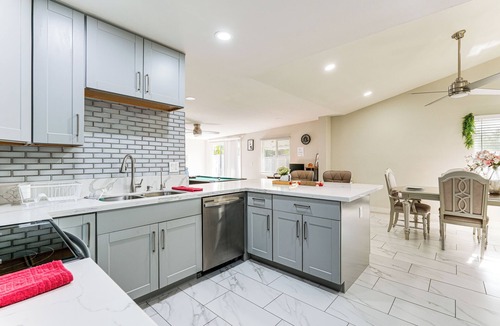 Dobson Ranch Cottage | Mesa Oasis w/Diving Pool By Spring Training, Dtwn