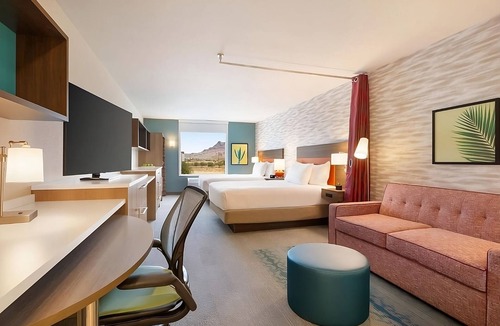East Mesa Hotel | Mesa's Best-Kept Secret! 2 Spacious Units, Pool, Free Breakfast, Free Parking!