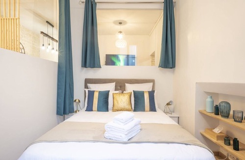 Arts-et-Metiers Apartment | Meslay - Two Bedroom Apartment, Sleeps 4