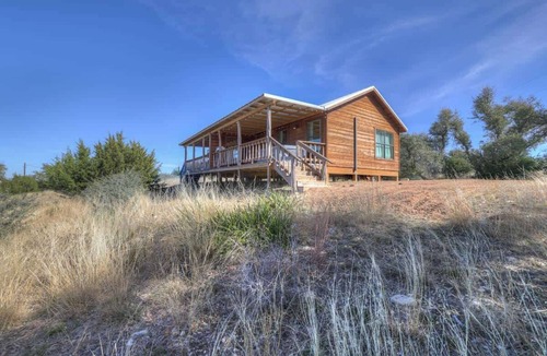 Fredericksburg Cabin | Mesquite Cabin Peaceful Hill Country Views!