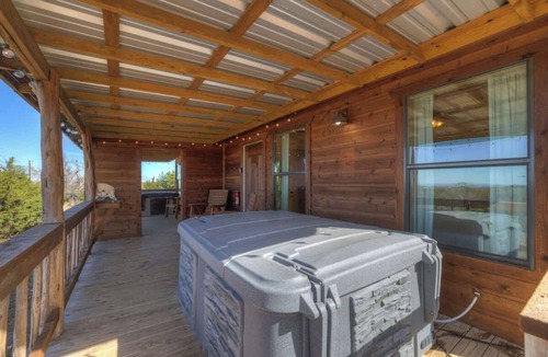 Fredericksburg Cabin | Mesquite Cabin Peaceful Hill Country Views!