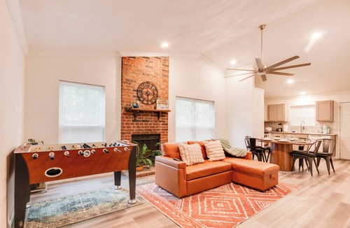 Mesquite House | Mesquite Retreat Near Dallas Games BBQ