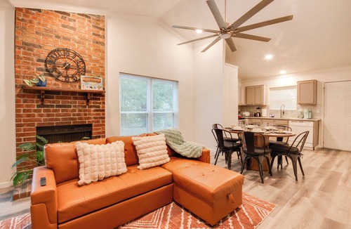 Mesquite House | Mesquite Retreat Near Dallas Games BBQ