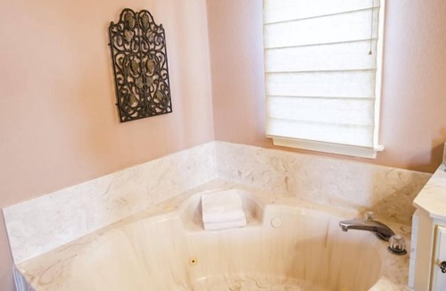 Bryan Bed & Breakfast | Messina Hof Winery & Resort