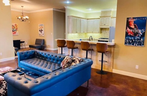 Lubbock House | MetaModern Oasis