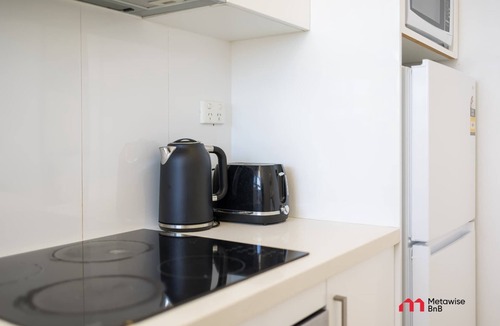 Kirribilli Apartment | MetaWise Harbour View Studio Kirribilli