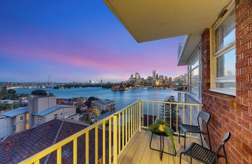 Kirribilli Apartment | MetaWise Harbour View Studio Kirribilli