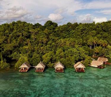 Sawinggrai Cabin | Methos Homestay - Raja Ampat