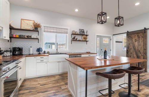 Pateros House | Methow Valley 3BR Retreat – Methow River Views