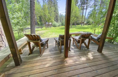 Camp Sherman House | Metolius Cabin 1