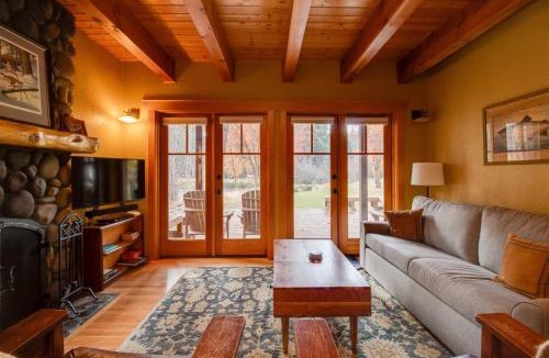 Camp Sherman House | Metolius Cabin 1