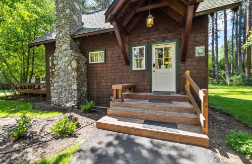 Camp Sherman House | Metolius Cabin 12