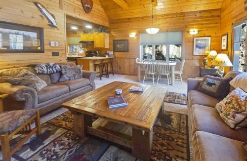 Camp Sherman House | Metolius Cabin 4